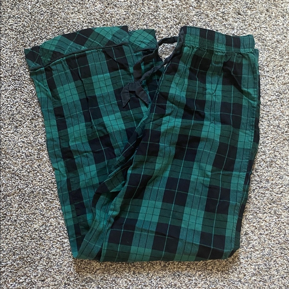 VS Plaid Christmas Pajamas - Picture 6 of 7
